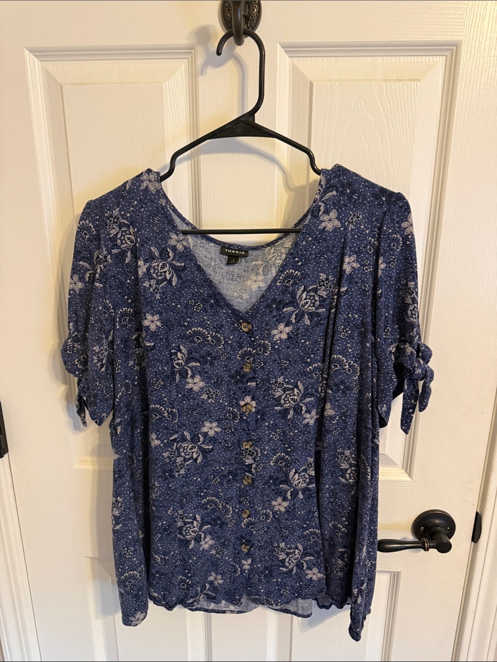 Torrid Blue Floral Peplum Blouse Size 1 (14/16) Button Front Tie Sleeve Boho
